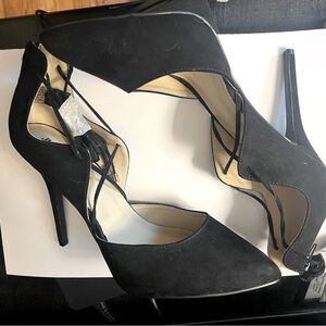 Never worn Just Fab velvet heels with lace up